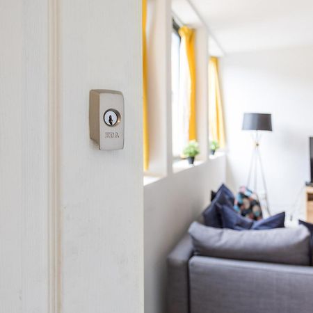 Flat 7- Spacious Studio Flat In The Heart Of Crawley Esterno foto