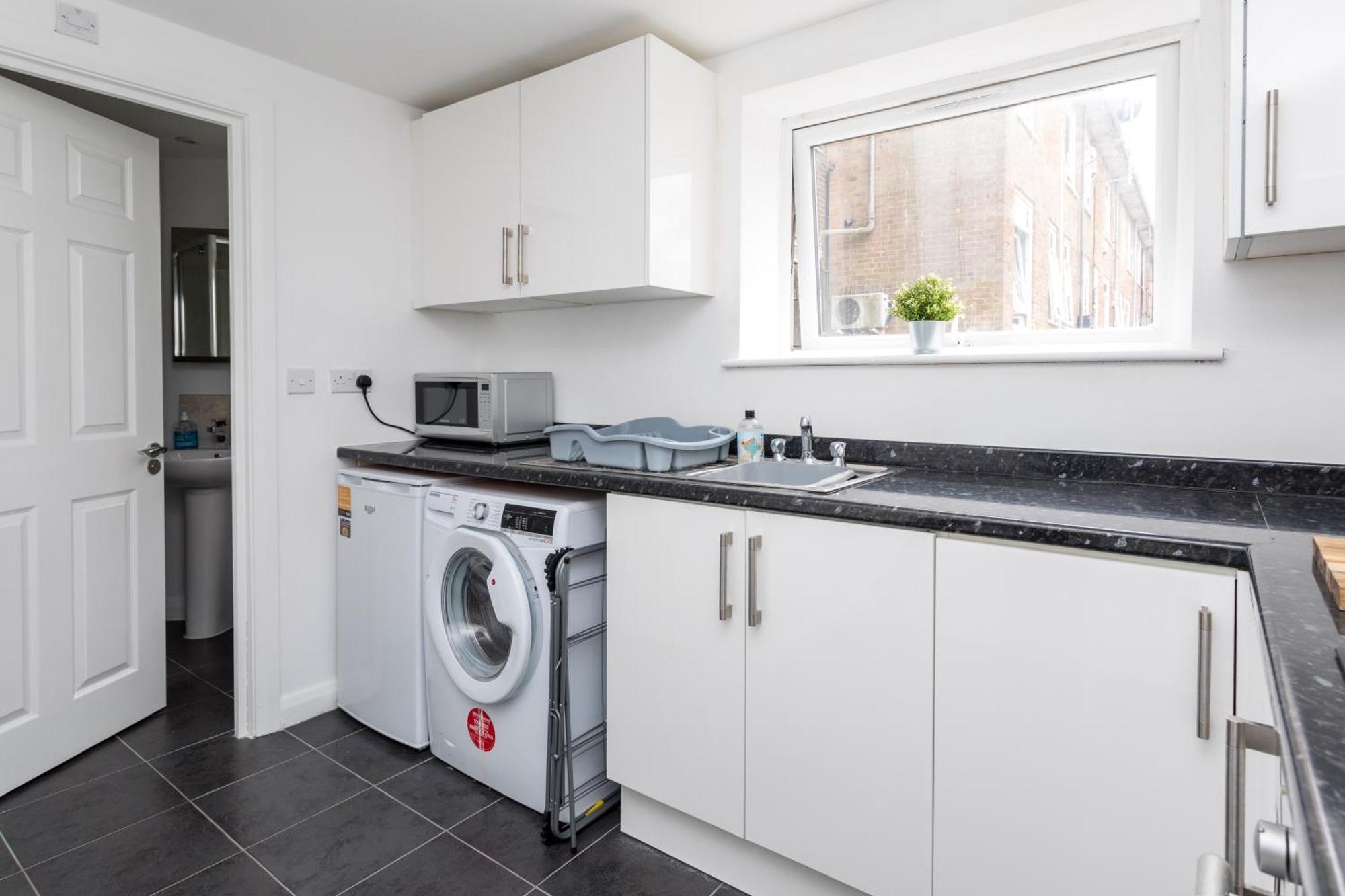 Flat 7- Spacious Studio Flat In The Heart Of Crawley Esterno foto