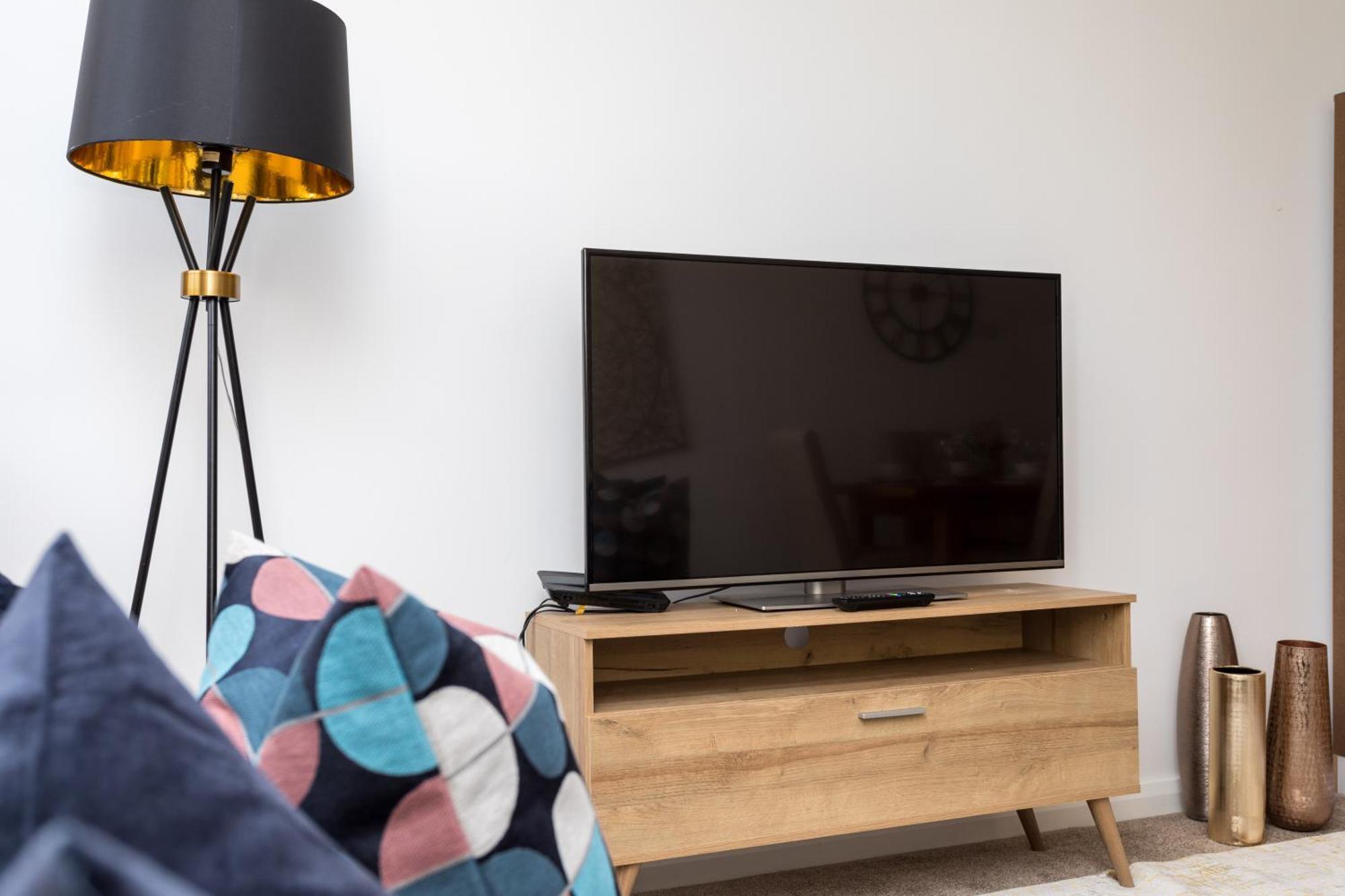 Flat 7- Spacious Studio Flat In The Heart Of Crawley Esterno foto
