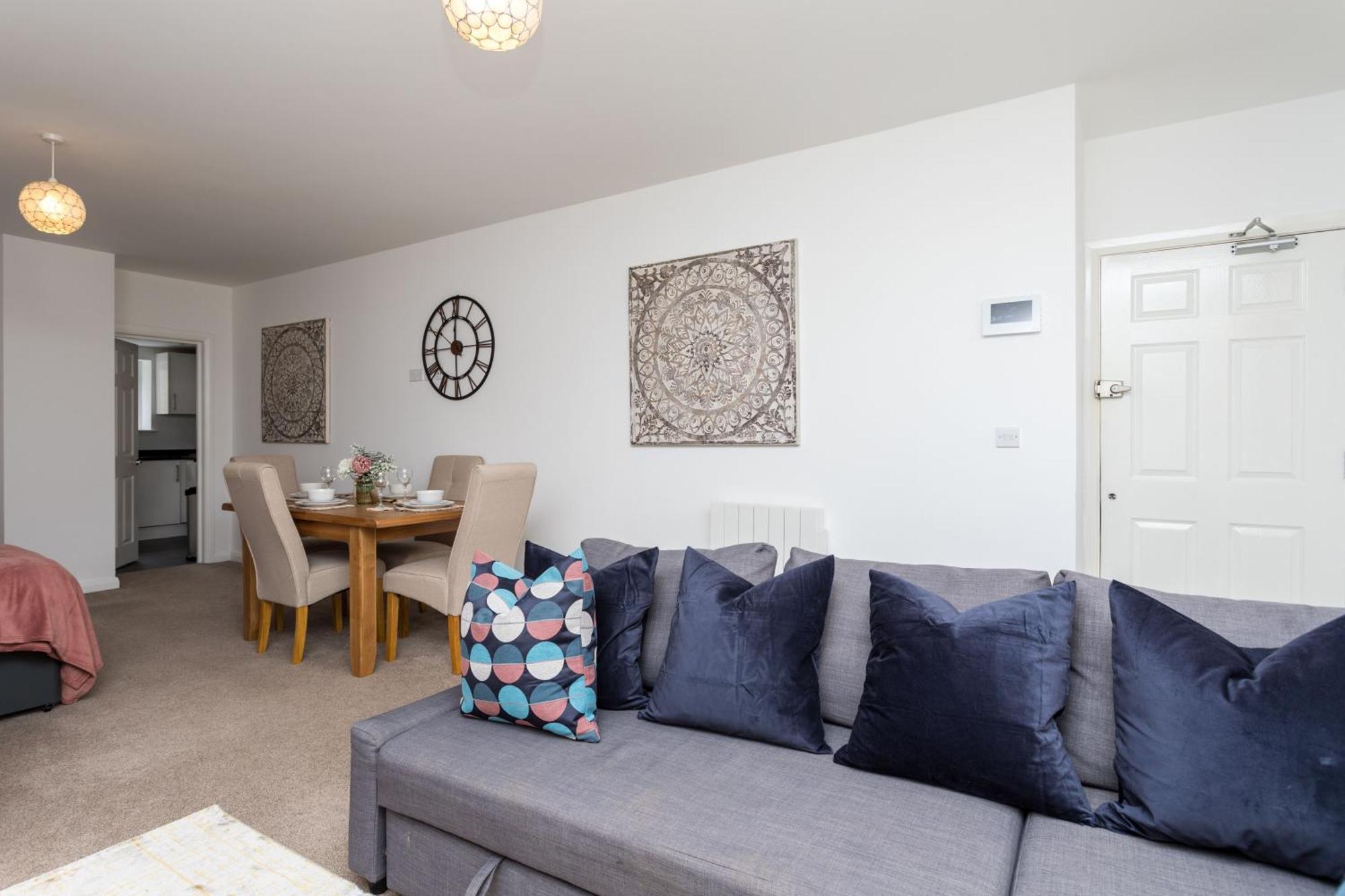 Flat 7- Spacious Studio Flat In The Heart Of Crawley Esterno foto